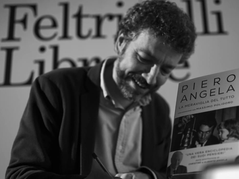 Intervista a Massimo Polidoro su “La meraviglia del tutto” di Piero Angela edito da Mondadori, di Cristina Marra (foto di Ciro Orlandini)